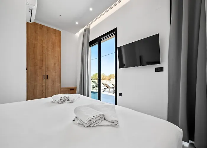 Aetheria & Aura By Temma Villa