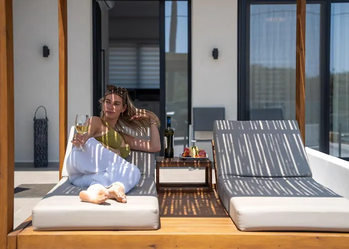 Aetheria & Aura By Temma Hersonissos (Crete)