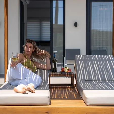 Aetheria & Aura By Temma Chersonissos